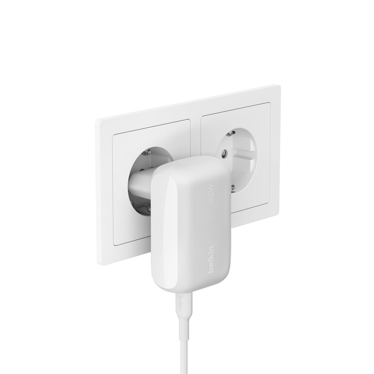 Belkin BoostCharge Dual Port USB Charger (42W, USB-C, USB-A, Fast Charger iPhone 15, 15 Plus, 15 Pro, 15 Pro Max, 14, 13, Samsung Galaxy S24, S23, Plus, Ultra, iPad, AirPods, etc., White)