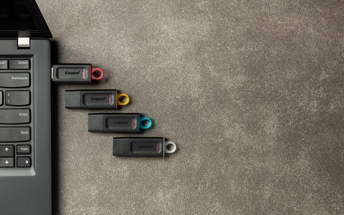 Kingston DataTraveler Exodia DTX/128GB Flash Drive USB 3.2 Gen 1 - with Protective Cap and Keyring in Multiple Colours